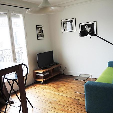 2 Pieces Avec Balcon Plein Sud Apartment Paris Luaran gambar